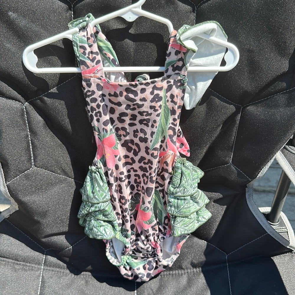 Pete and Lucy romper